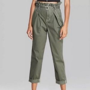 HIGH WAISTED NWT PAPER BAG CROPPED PANTS SIZE 6